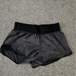 Lululemon hotty got short special edition